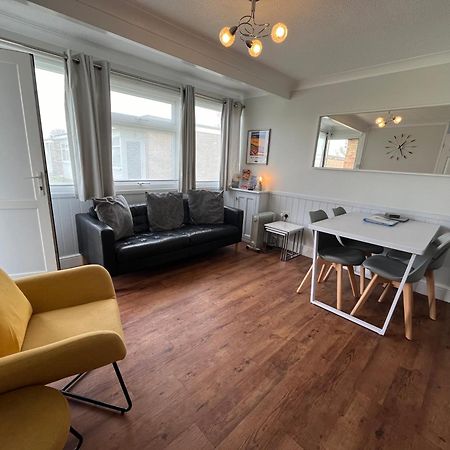 Beachcomber, Sunbeach, Scratby - Two Bed Chalet, Sleeps 4, Free Wi-Fi, Free Club Passes, Free Swimming And Pet Friendly Zewnętrze zdjęcie