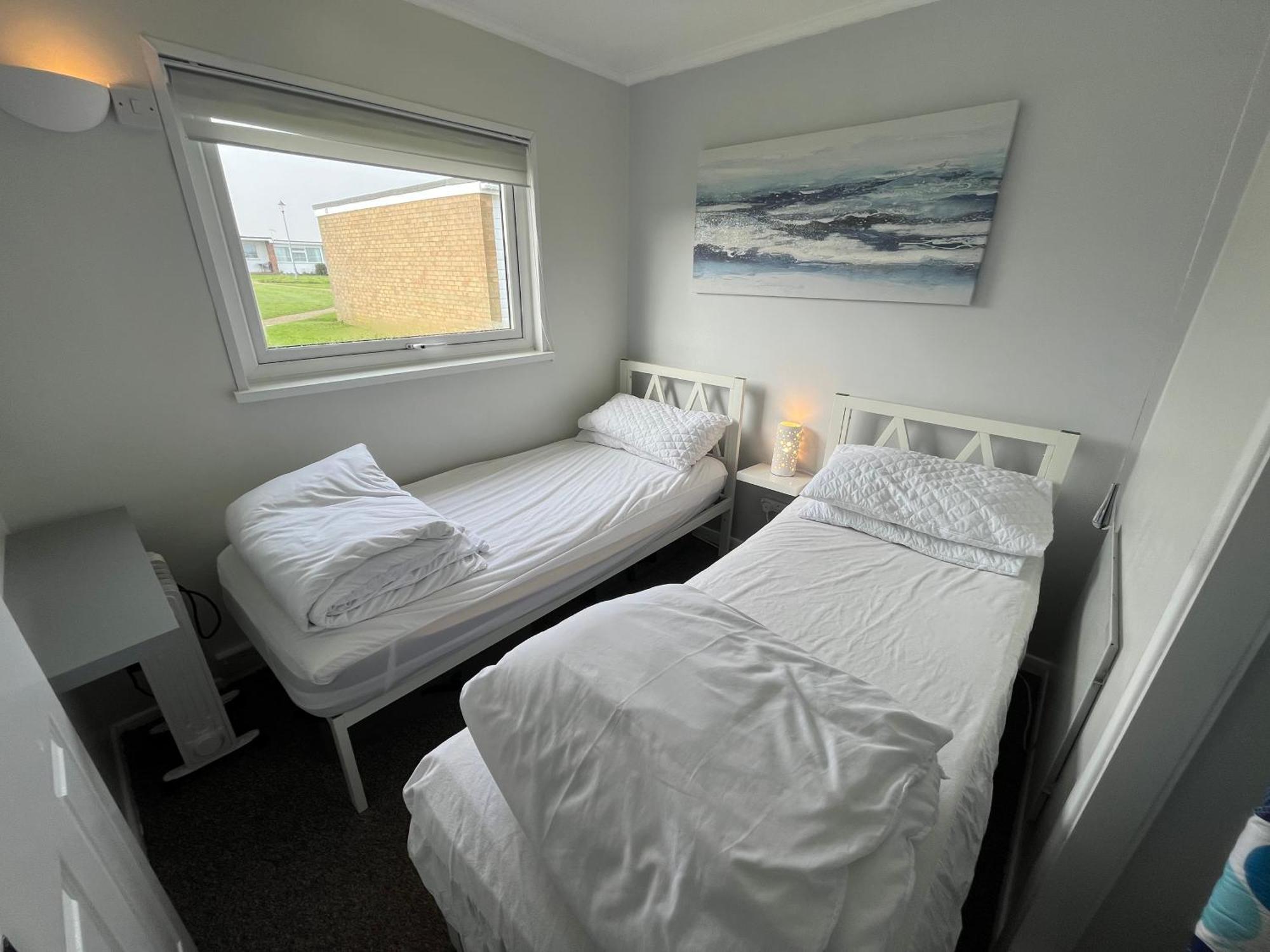 Beachcomber, Sunbeach, Scratby - Two Bed Chalet, Sleeps 4, Free Wi-Fi, Free Club Passes, Free Swimming And Pet Friendly Zewnętrze zdjęcie