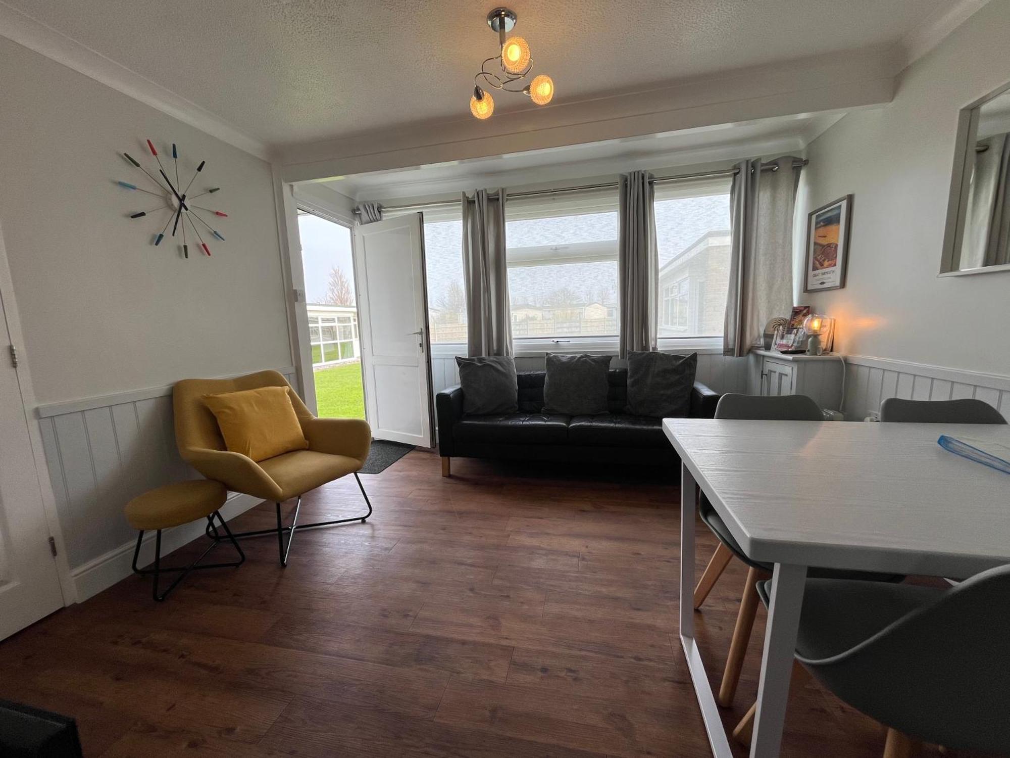Beachcomber, Sunbeach, Scratby - Two Bed Chalet, Sleeps 4, Free Wi-Fi, Free Club Passes, Free Swimming And Pet Friendly Zewnętrze zdjęcie